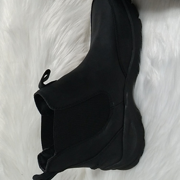 SALE! Lands End Black Leather Pull On Boots Sz.9 1/2